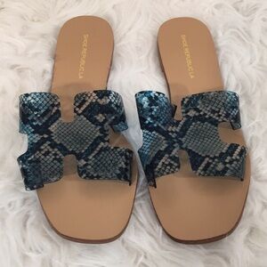 Shoe Republic LA H style Sandal size 8 New